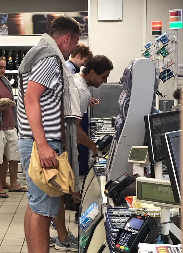 Rafael Nadal at self service checkout